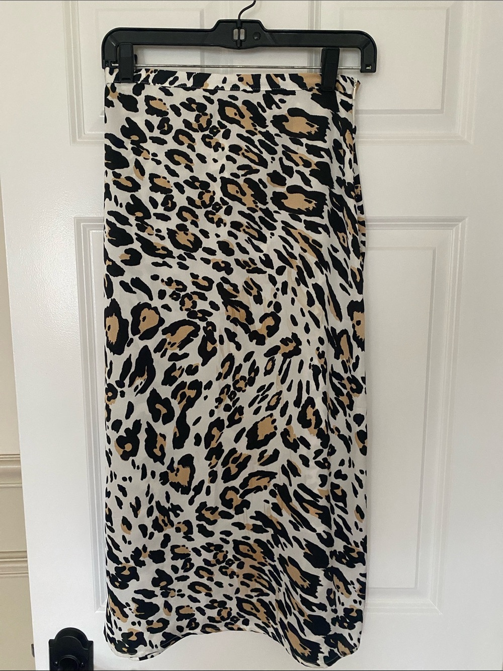 😍CUTE!! NWOT LEOPARD PRINT MAXI SKIRT SMALL!